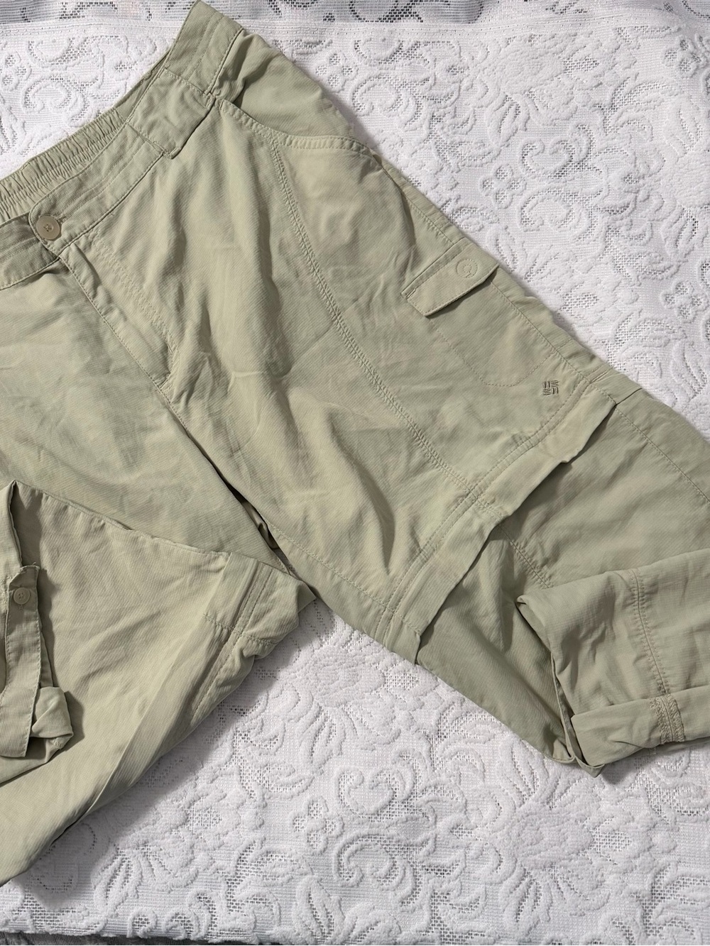 Columbia Women's Liteweight Cargo Pants zip off shorts khaki belt loops pockets